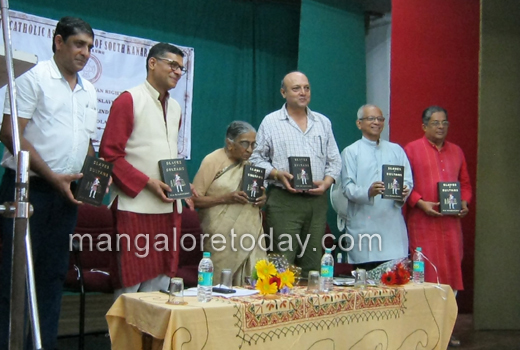 ’Slaves of Sultans’ book by Alan Machado Prabhu ceremoniously released 3